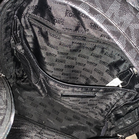 Micheal Kors back pack - Picture 4 of 9